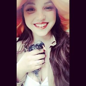 Meet your Posher, Kayla